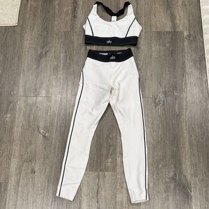 ALO Yoga Women's Cream/Black Leggings & Sports Bra Set